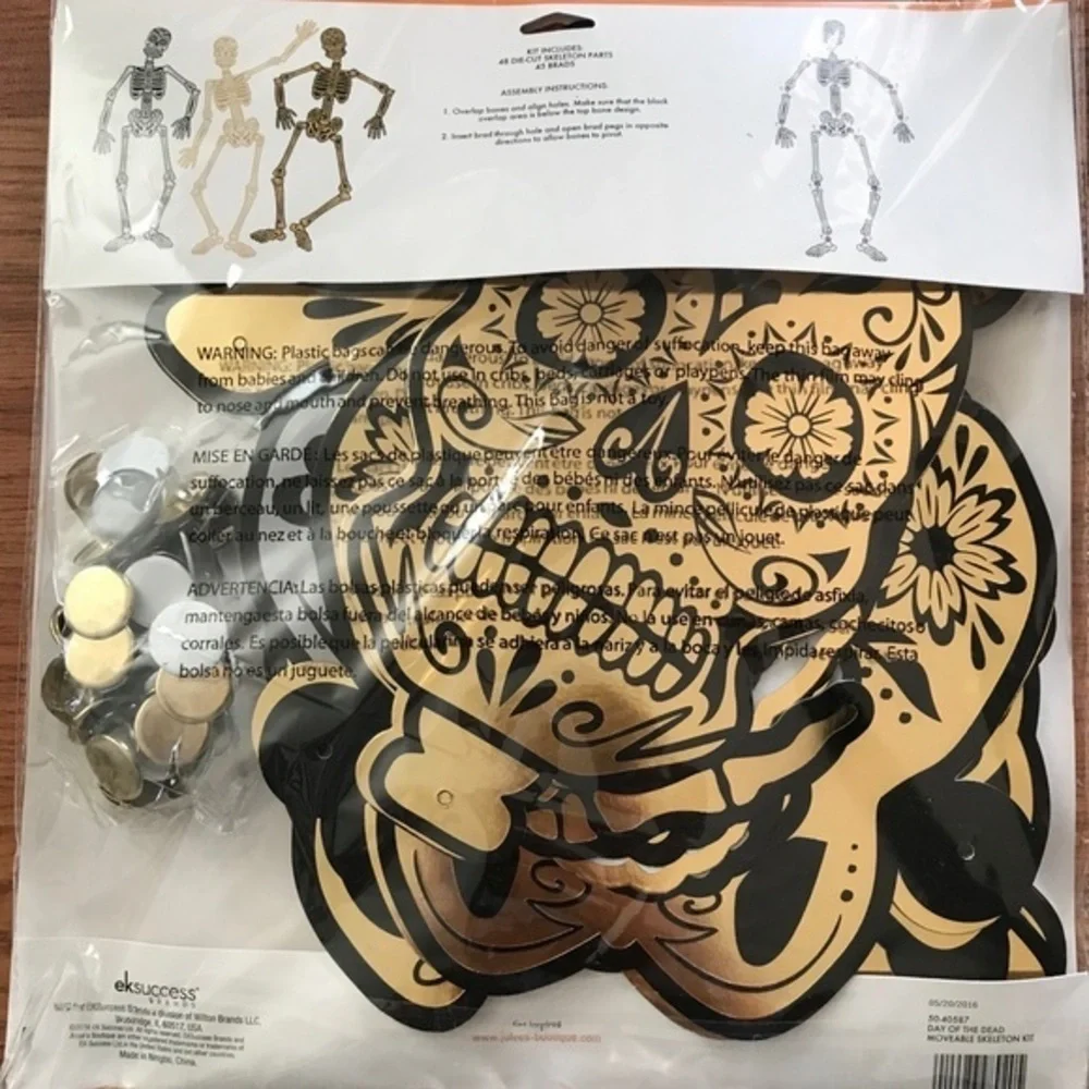Life size Skeleton Kit makes‎ 3 Brand New crafts Halloween spooky